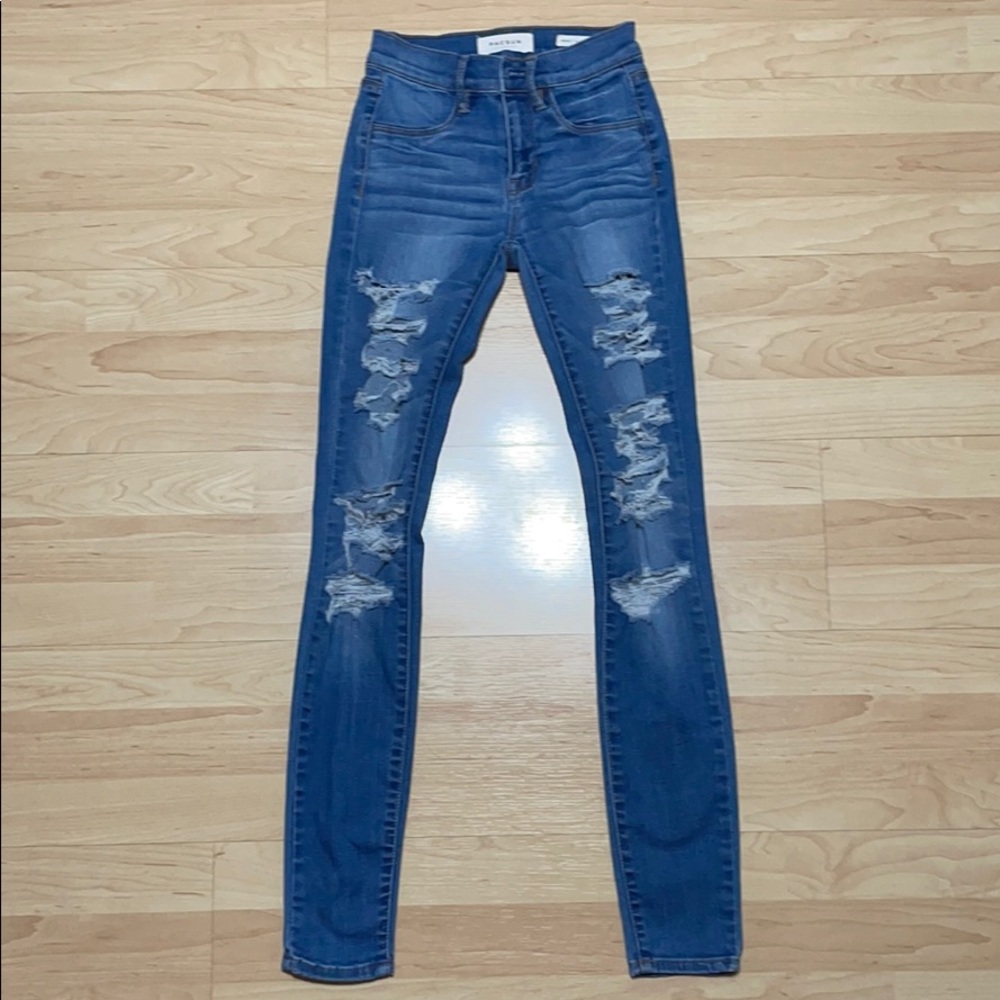 BLUE WASH SKINNY JEANS